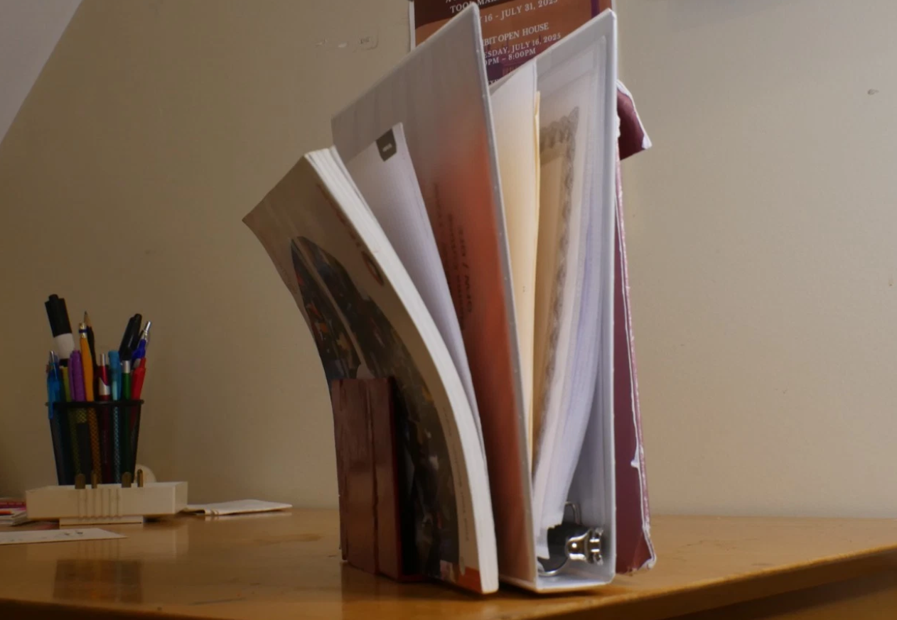 Desktop FLEX Paper File Holder
